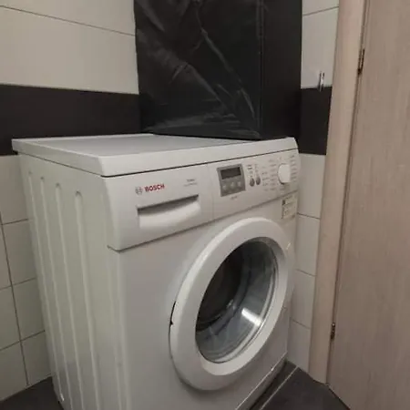 το σπίτι δίπλα από το ποτάμι