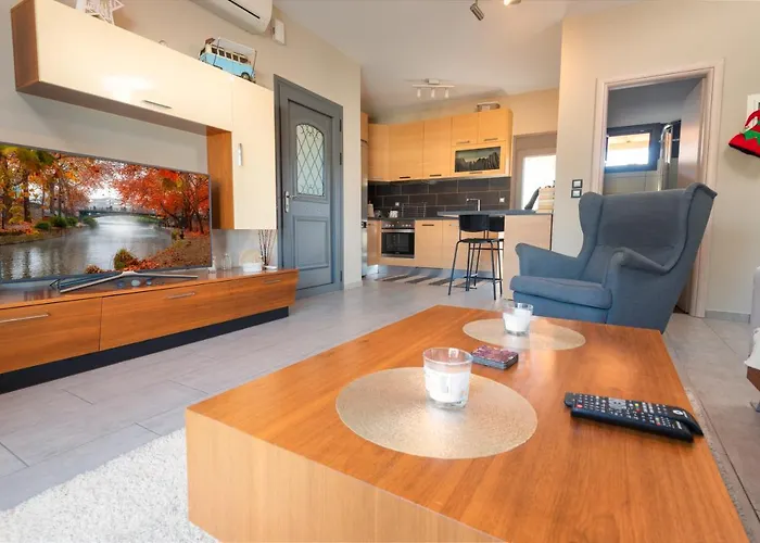 το σπίτι δίπλα από το ποτάμι Tríkala