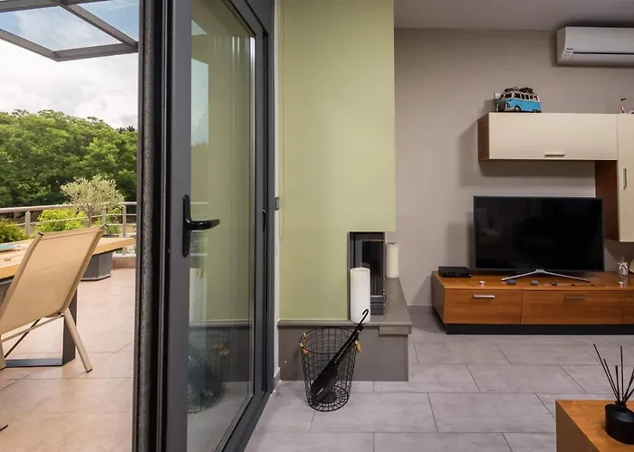 το σπίτι δίπλα από το ποτάμι *